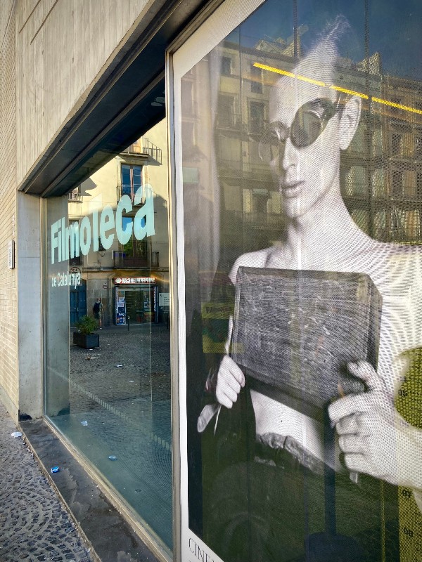 Détail de la façade de la FilmoTeca #HolaBarcelona septembre 2023 © Gilles Denizot